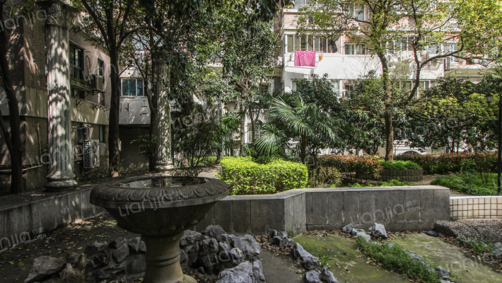 上地公寓外景图