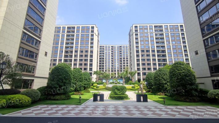 湖光山社外景图