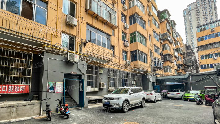 东新村小区外景图