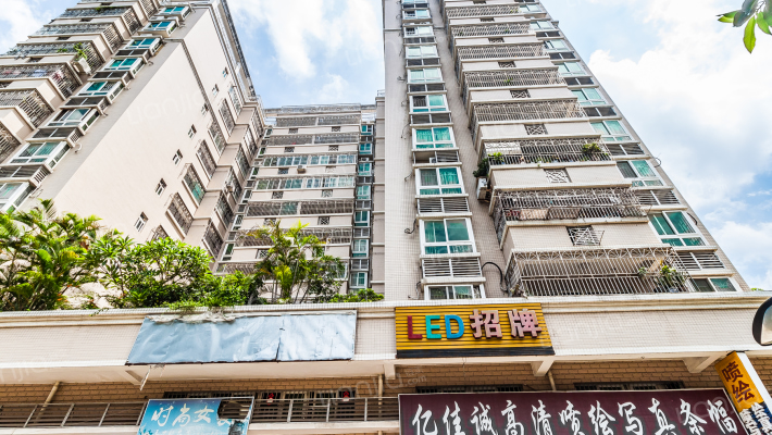 蘅芳苑小区外景图