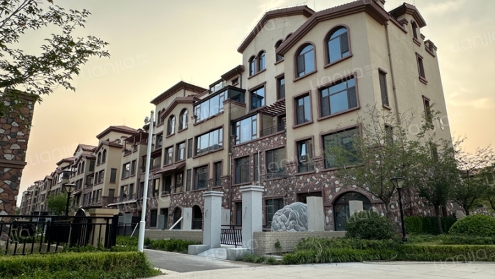 尧王孔雀湾外景图