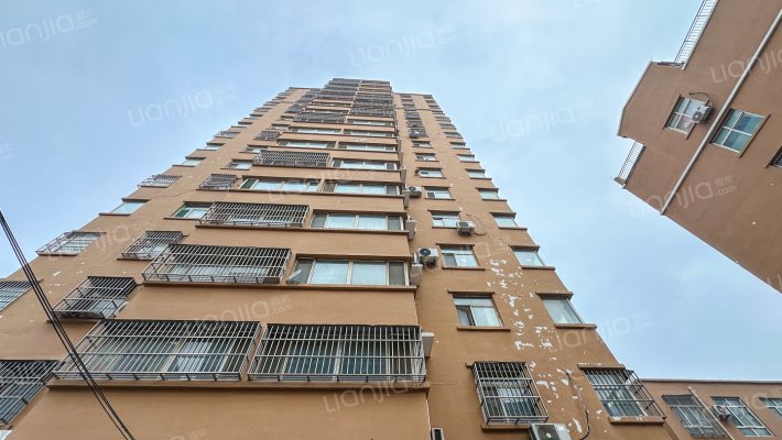 泰和苑小区外景图