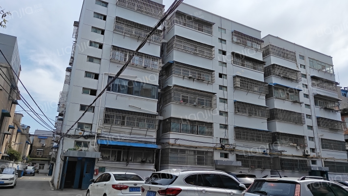 广场小区外景图