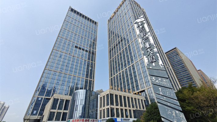 紫峰产业大厦外景图