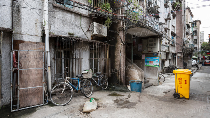 蜂巢山路外景图