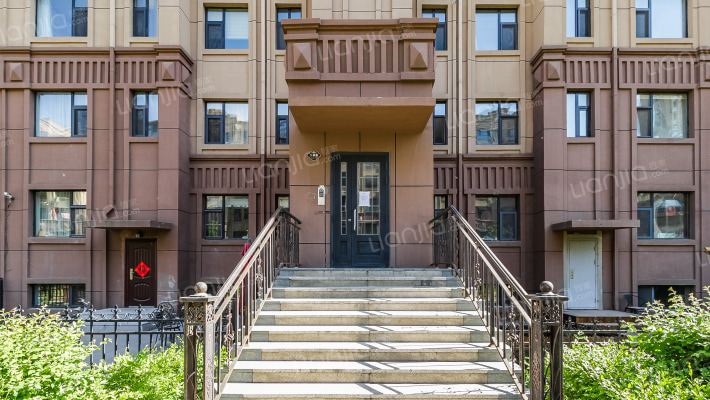 昂展公园里外景图