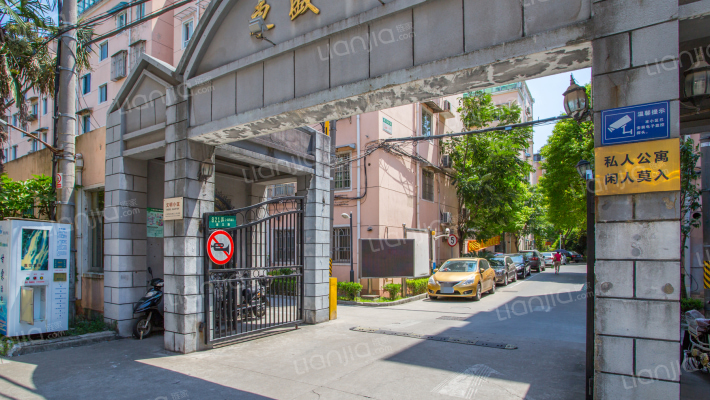 东盛公寓外景图