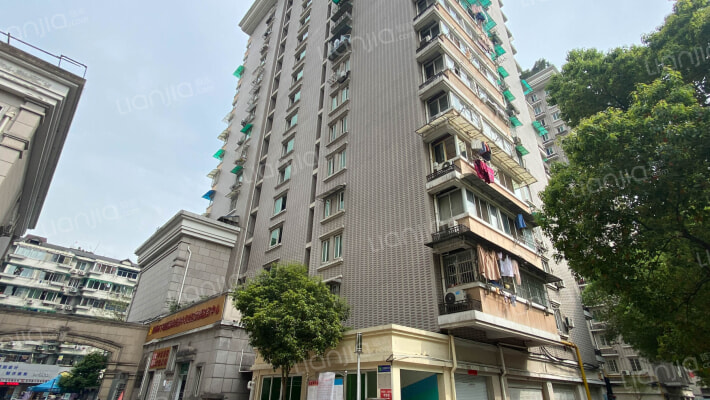 中山北路233号外景图