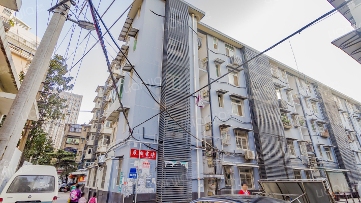 材料厂宿舍外景图