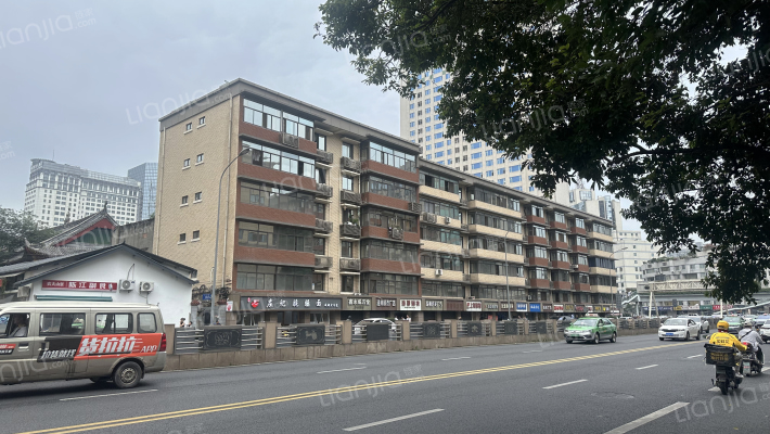 文翁路182号外景图