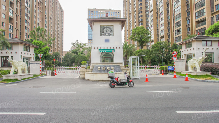 芭缇雅苑外景图