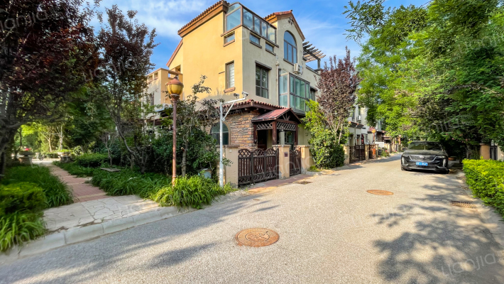 孔雀城三期和园外景图