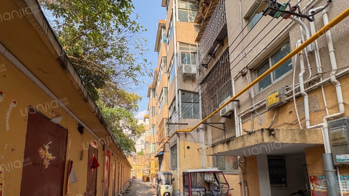 卫生局家属院外景图