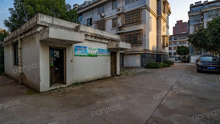 山水人家外景图