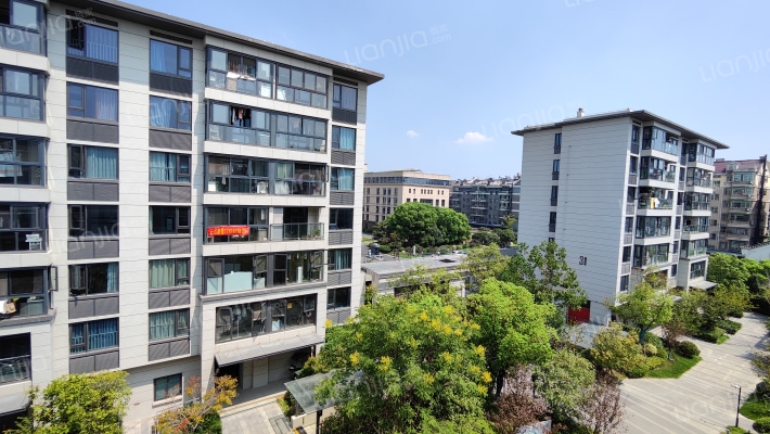 中景华庭外景图