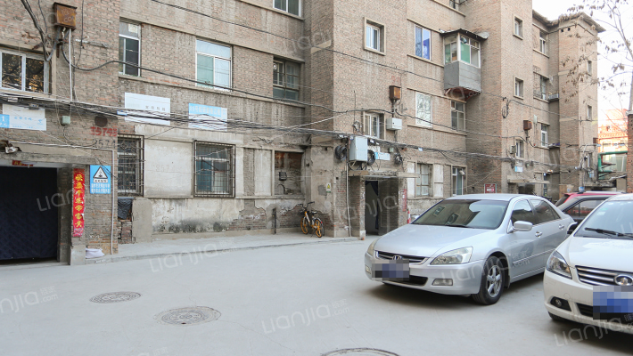 85号院调度楼乙楼外景图