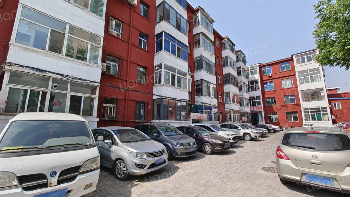 机电宿舍外景图