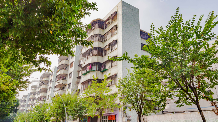 方基涌大街外景图