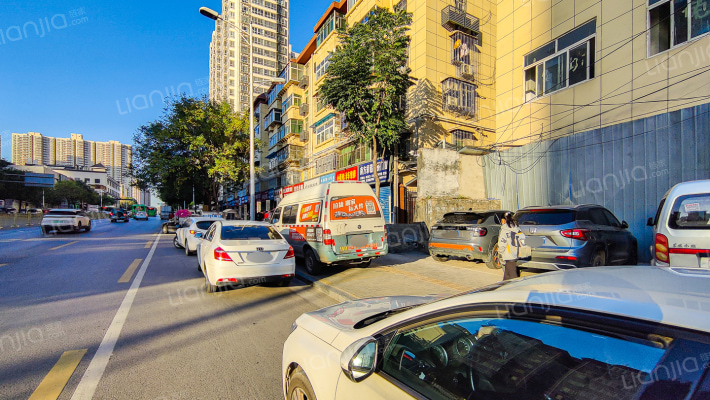 织袜三厂家属院外景图