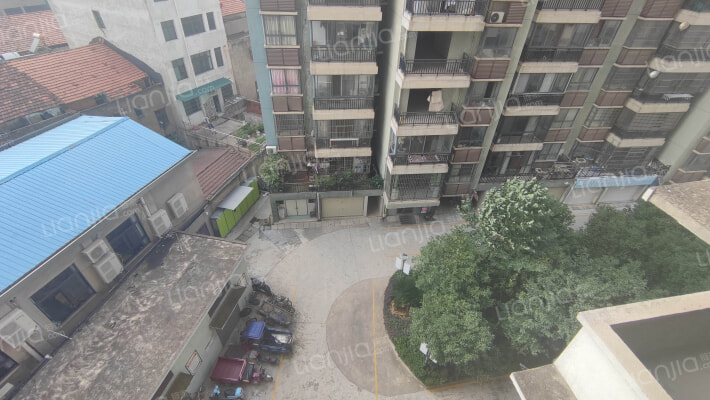 亿家天下小区外景图