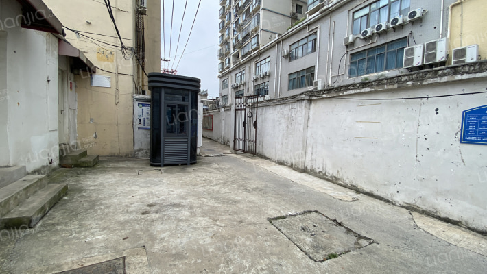 五金站宿舍外景图