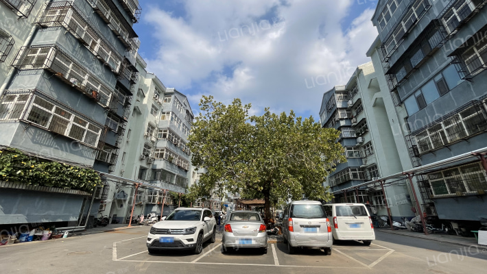 警苑小区外景图