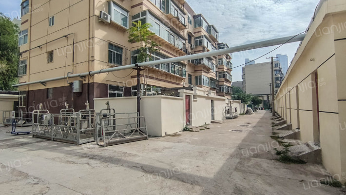 凤凰山路102号外景图