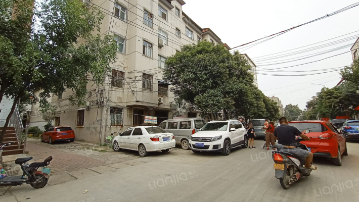 东西大街中段南侧外景图