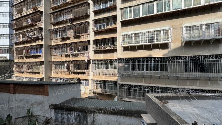 严家地小区外景图