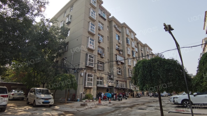 新石中路176号外景图