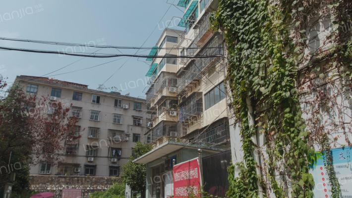 海燕北村外景图