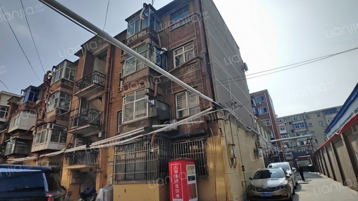 石家庄信息工程学院宿舍外景图