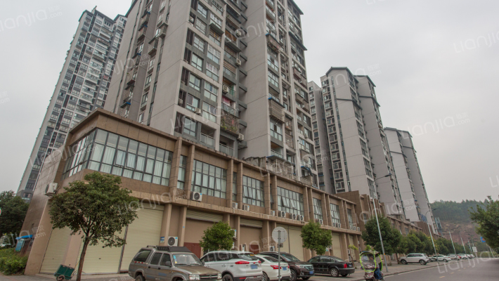 在水一方一期B区外景图