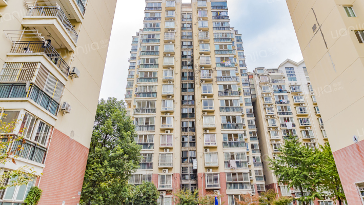 武大珞涵新邨小区外景图