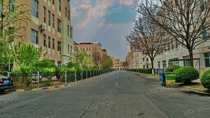 深宝产业园外景图