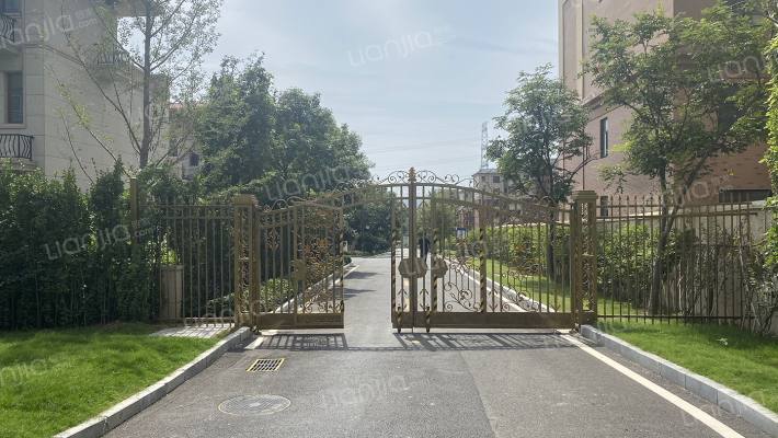 郑州碧桂园湖光山色外景图