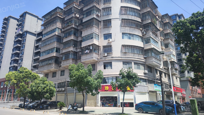 火车站社区公寓外景图