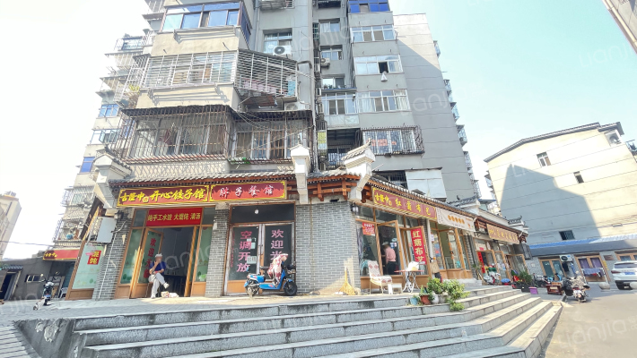 屏襄门蝶式楼外景图