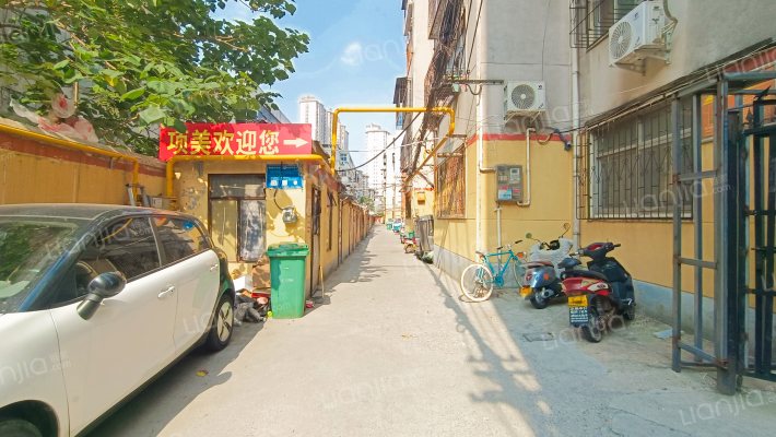 畜产家属院外景图