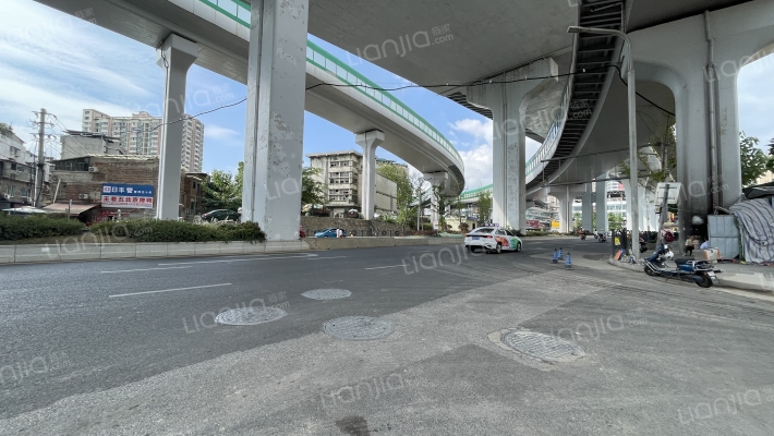 花溪大道北段694号外景图