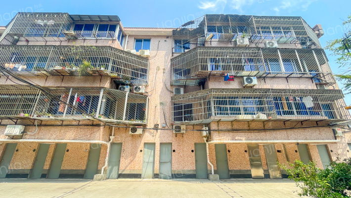 远望道头弄外景图