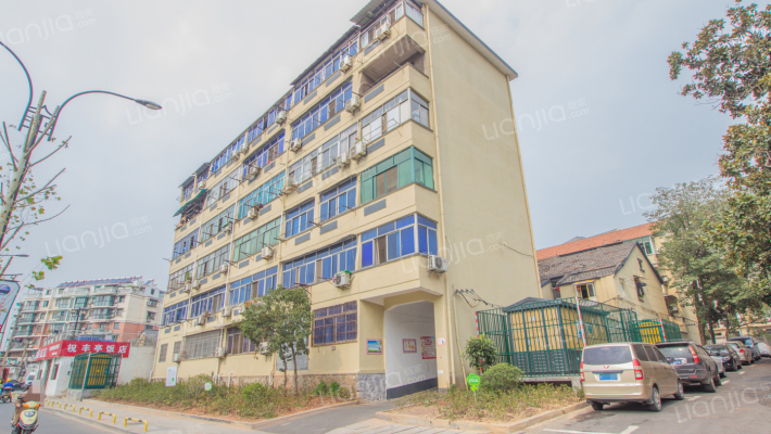 家具厂宿舍小区外景图