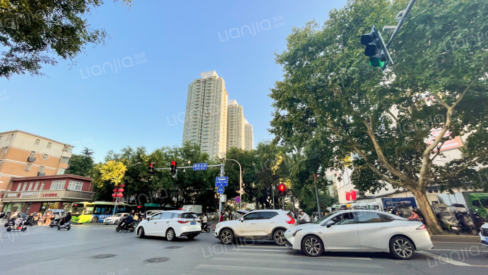 西安建筑科技大学建大后勤南院家属楼外景图