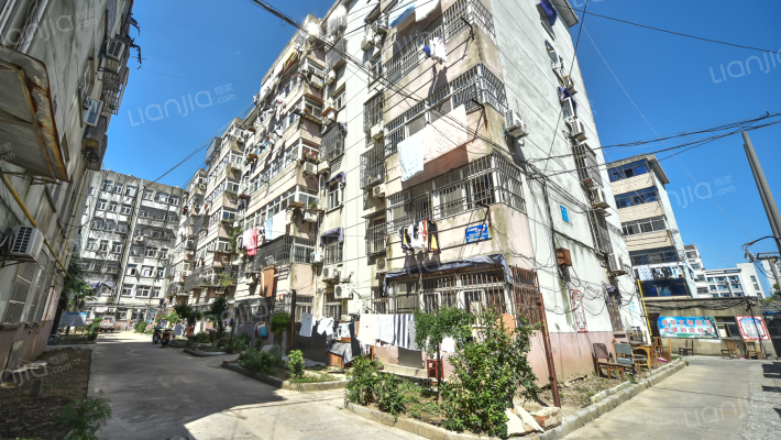 新光育才小区外景图