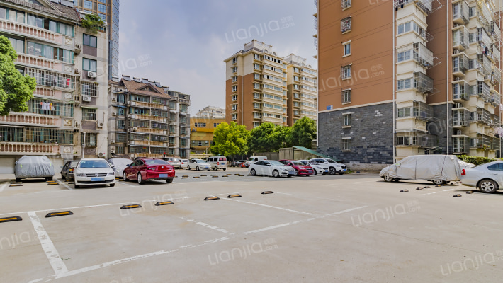 梅苑新村外景图