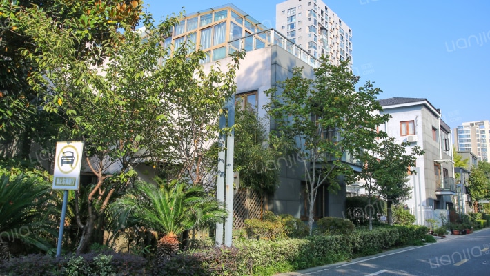 荣域花园外景图