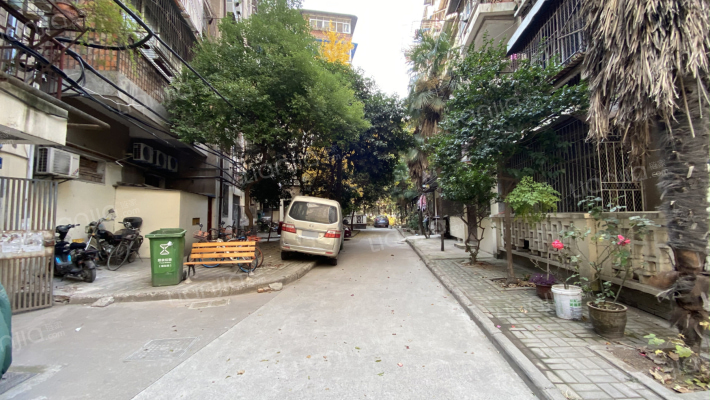 江大路工科院小区外景图