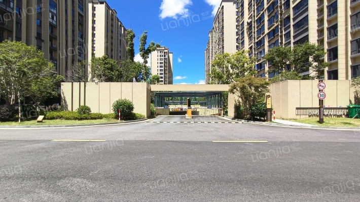 丁山华庭外景图