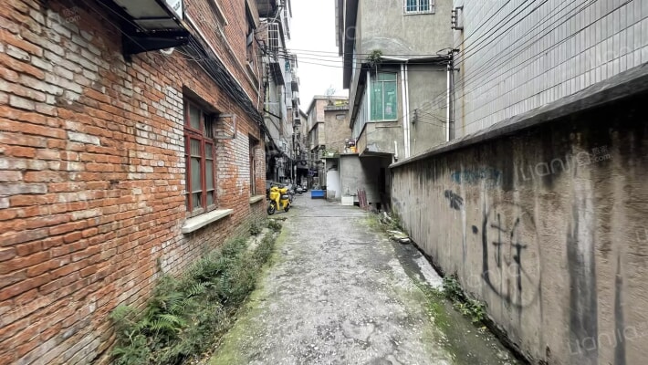 小河政府宿舍外景图