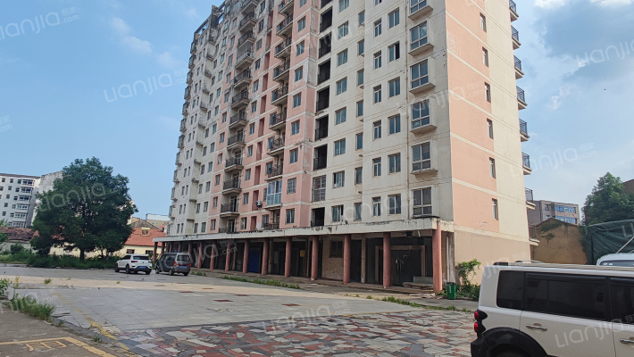 五环中央街外景图